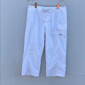 Northface Women’s Capri Pants size 2‎ white with cargo pocket